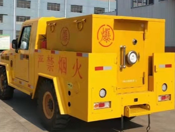 眉县凯龙爆破器材运输车：保障爆破任务的安全运行
